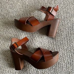 Universal Thread Platform Wedge Heel